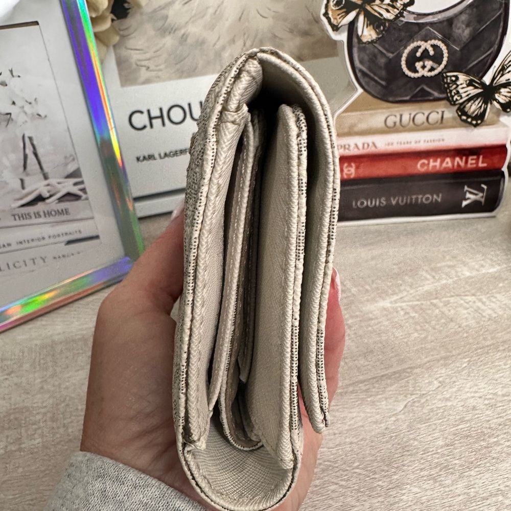Michael Kors Gray Long Wallet EUC - Picture 7 of 9